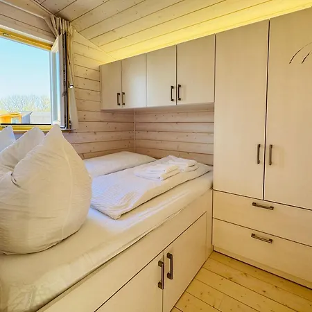 204 Hochwertiges Tiny House Mit Wiesenblick ブレッケーデ