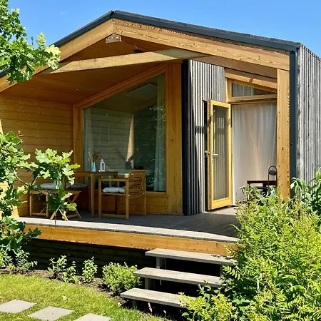 204 Hochwertiges Tiny House Mit Wiesenblick ブレッケーデ